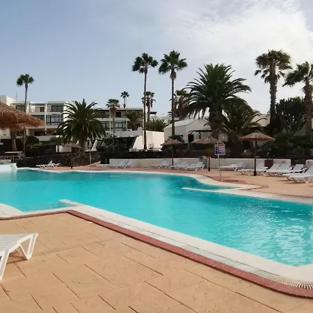 Playa Roca Cosy - Seafront Pool Complex アパート *