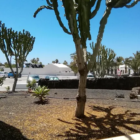 Playa Roca Cosy - Seafront Pool Complex アパート *